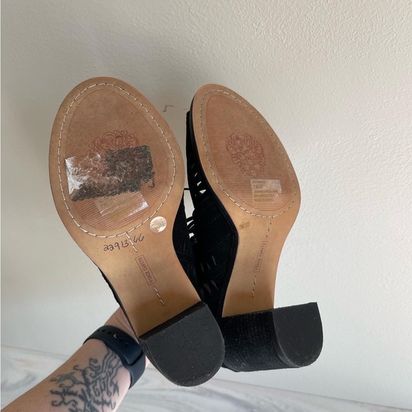 Tarita laser cut suede shoes size 7 - Picture 4 of 6